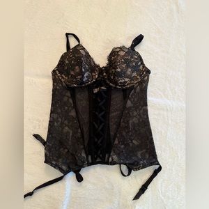 NWOT Victoria’s Sectet Lingerie Size Small‎